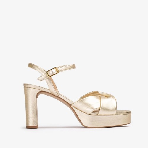 Sandalia Onoa en platino