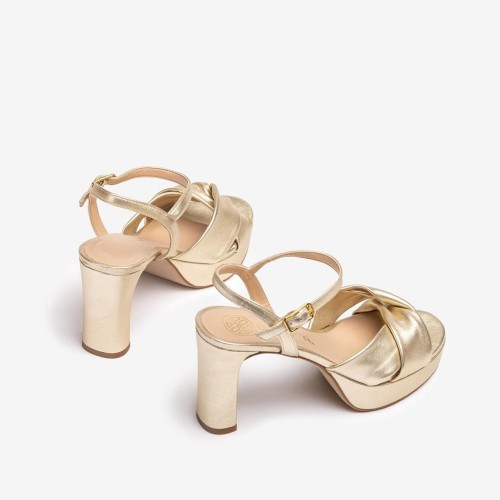 Sandalia Onoa en platino