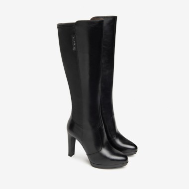 Bota alta con caña elástica