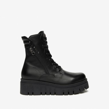 Botín de cordones negro