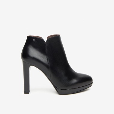 Zapato Abotinado  de tacón alto