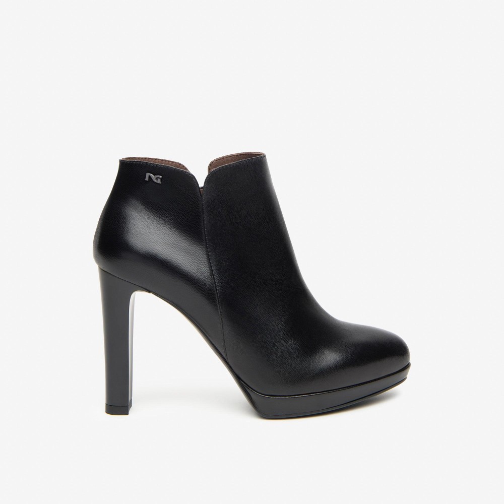 Zapato Abotinado  de tacón alto