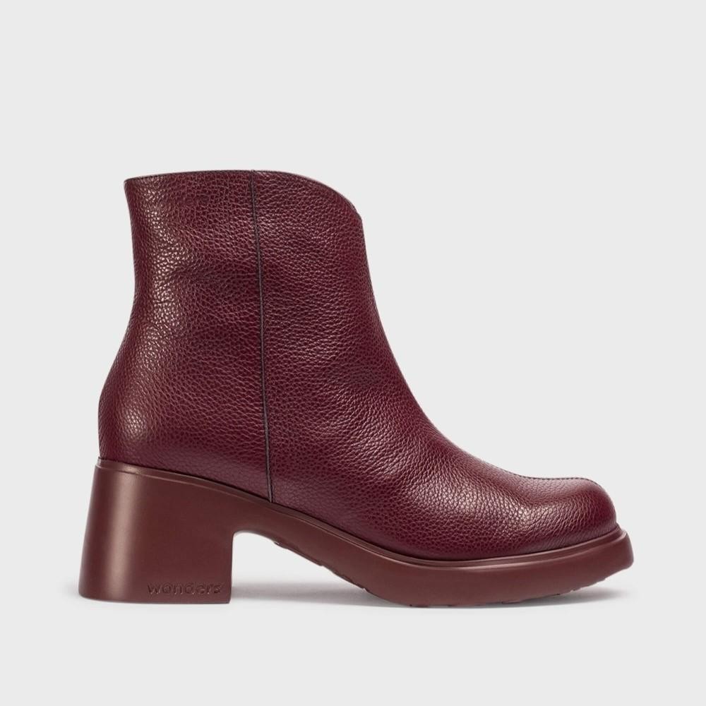 Botín Extralight en burdeos de tacón 6cm