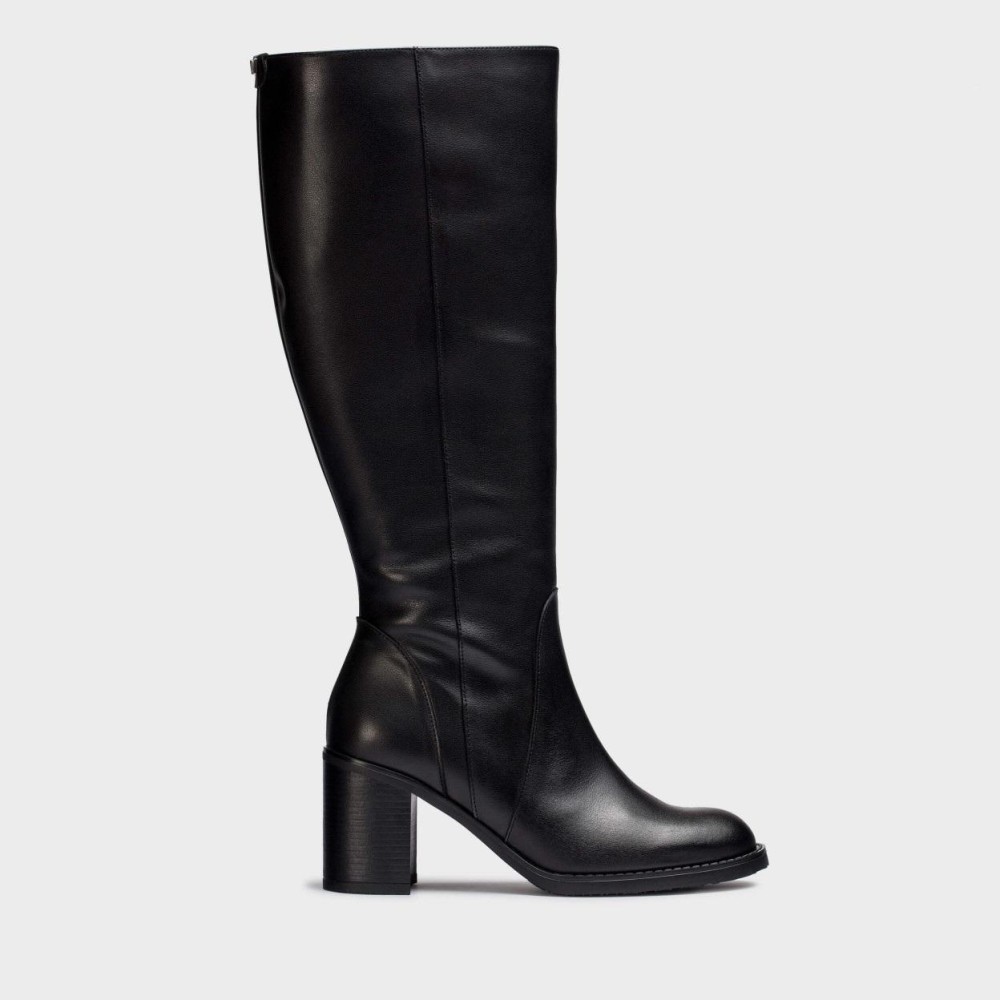 Bota caña ancha en negro