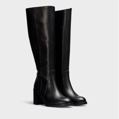 Bota caña ancha en negro
