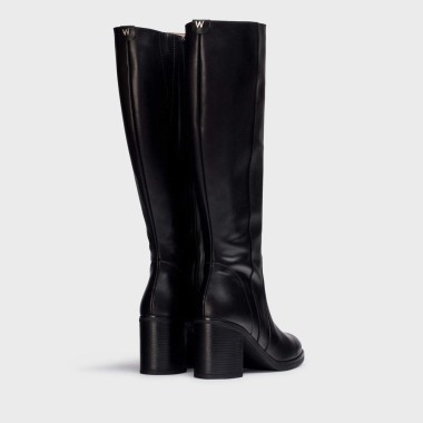 Bota caña ancha en negro