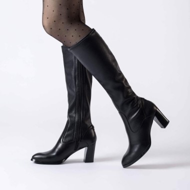 Bota con caña elástica y tacón de 6,5cm