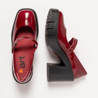 Tacón charol burdeos