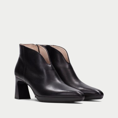 Botín de tacón negro Atlanta