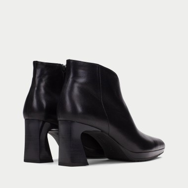 Botín de tacón negro Atlanta