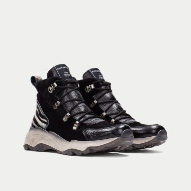 Botín deportivo zebra