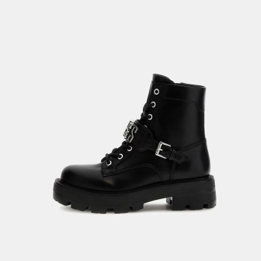 Bota militar con logo en negro