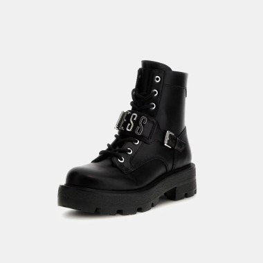 Bota militar con logo en negro