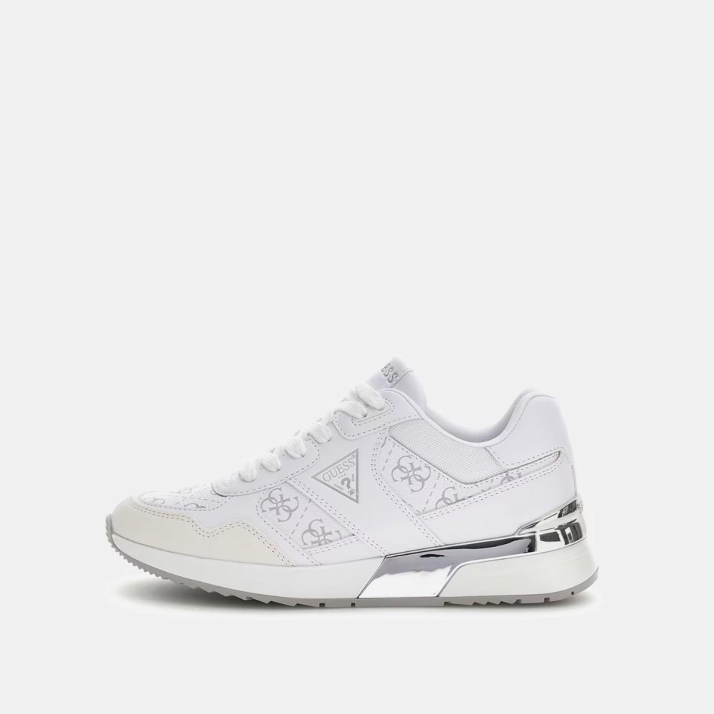 Deportivo de vestir en blanco