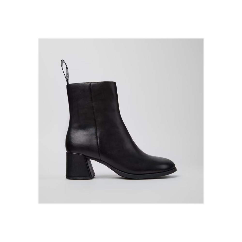 Botín de tacón negro Kora