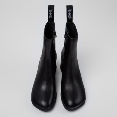 Botín de tacón negro Kora