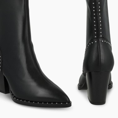 Botín en piel negra