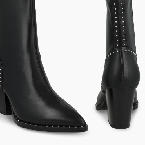 Botín en piel negra