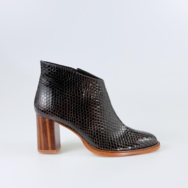 Botín en serpiente marrón