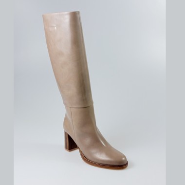 Bota de piel en taupe