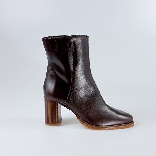 Botín de tacón marrón