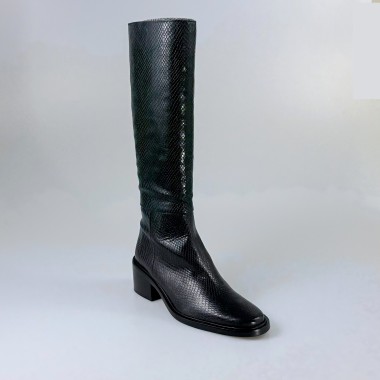 Bota en serpiente azul