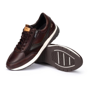 Deportivo marrón