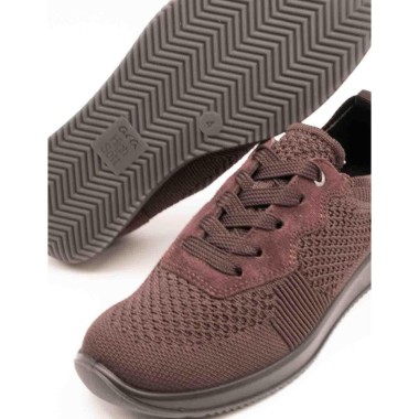 Deportivo burdeos con Goretex