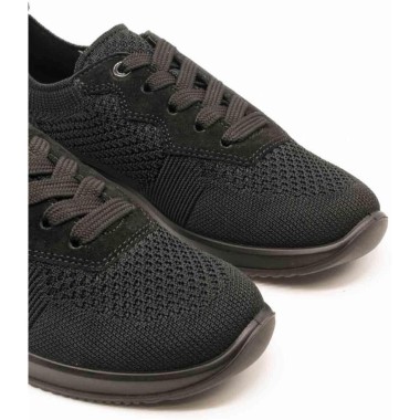 Deportivo con GoreTex en negro