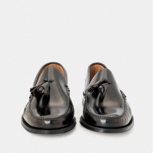 Castellano con borlas en negro